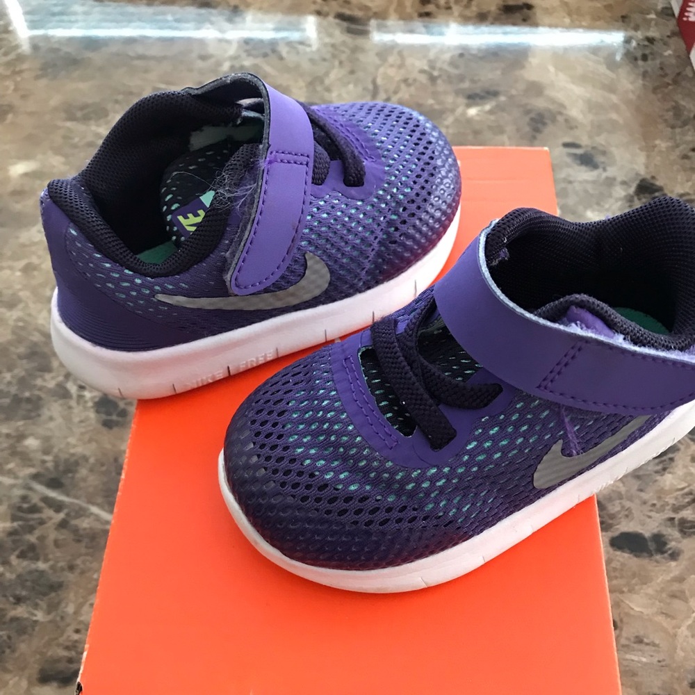 Toddler Nike RN free size 5C